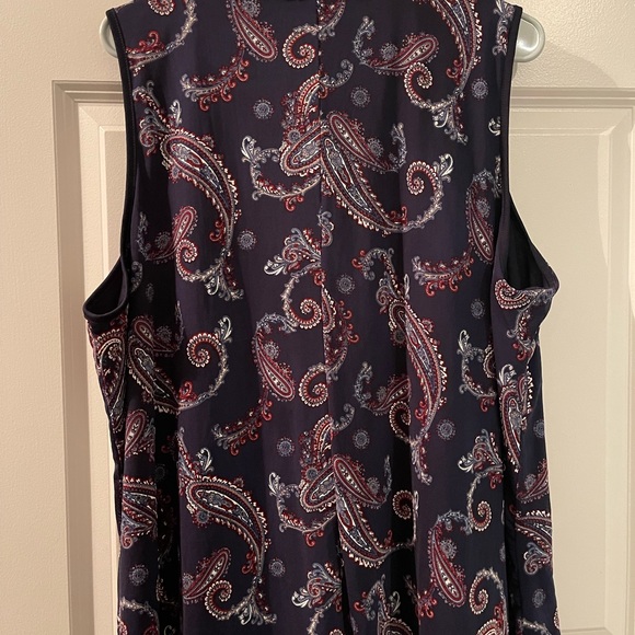 Sleeveless top - Picture 3 of 3